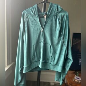 NWT Victoria's Secret On Point Women M French Saga Velour Hoodie